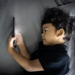Solusi Mengurangi Paparan Layar Biru