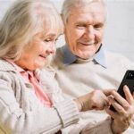 Bimbingan Penggunaan Smartphone Lansia