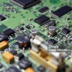 Lukisan Unik Dari Papan Sirkuit Elektronik